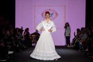 Tendencias de moda flamenca 2026: tradición en movimiento 12 - María Tenorio
